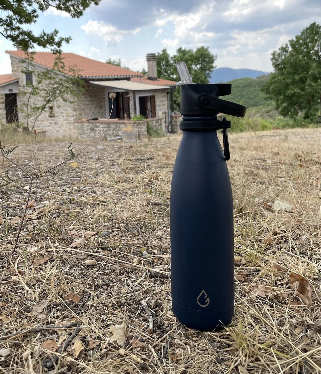 Wattamula Design Eco RVS Drinkfles - Donkerblauw - Extra Dop Met Rietje En Carrier - 500 Ml - Waterfles - Thermosfles - Sport 5 Wattamula Design Eco RVS Drinkfles - Donkerblauw - Extra Dop Met Rietje En Carrier - 500 Ml - Waterfles - Thermosfles - Sport - Afbeelding 3