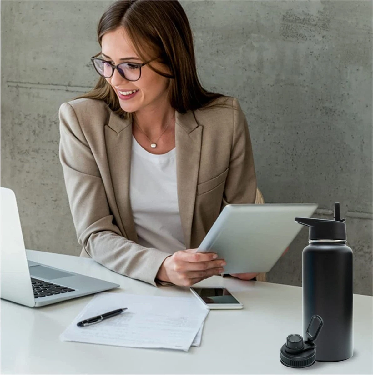 Drinkfles - Onyx Black - 1 Liter - Extra Dop Met Rietje & Drinktuit - Waterfles Met Rietje - Isoleerfles - BPA Vrij - Lekvrij 8 Drinkfles - Onyx Black - 1 Liter - Extra Dop Met Rietje & Drinktuit - Waterfles Met Rietje - Isoleerfles - BPA Vrij - Lekvrij - Afbeelding 6