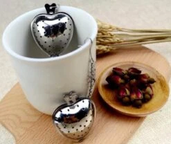 Merkloos RVS Thee Ei Hartje | Theefilter Mannetje | Losse Theezeef | Kruidenhart | Zeef | Tang | Infuser | Thee Ei | RVS | 1 Stuks