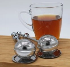 Blended Lifestyle® Theezeef Met Veer - Set Van 2 - Inclusief Lekplaatjes - Geschikt Voor Losse Kruiden -Aigostar winkel 1200x1148