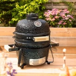 VONROC - BBQ - Kamado - 13 Inch - Ø27cm Kookoppervlak - Houtskoolbarbecue – Keramisch - Tafelmodel - Met Onderstel, Thermometer, Plate Setter & Regenhoes 22 VONROC - BBQ - Kamado - 13 Inch - Ø27cm Kookoppervlak - Houtskoolbarbecue – Keramisch - Tafelmodel - Met Onderstel, Thermometer, Plate Setter & Regenhoes -Aigostar winkel 1200x1200 1140