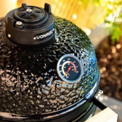 VONROC - BBQ - Kamado - 13 Inch - Ø27cm Kookoppervlak - Houtskoolbarbecue – Keramisch - Tafelmodel - Met Onderstel, Thermometer, Plate Setter & Regenhoes 23 VONROC - BBQ - Kamado - 13 Inch - Ø27cm Kookoppervlak - Houtskoolbarbecue – Keramisch - Tafelmodel - Met Onderstel, Thermometer, Plate Setter & Regenhoes -Aigostar winkel 1200x1200 1141