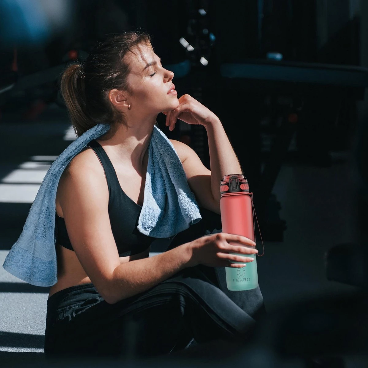 Lekro Waterfles Met Tijdmarkeringen - Motiverende Drinkfles Met Fruitfilter En Shake Bal/Shaker - 1 Liter - BPA Vrij - Roze/Blauw 11 Lekro Waterfles Met Tijdmarkeringen - Motiverende Drinkfles Met Fruitfilter En Shake Bal/Shaker - 1 Liter - BPA Vrij - Roze/Blauw - Afbeelding 9