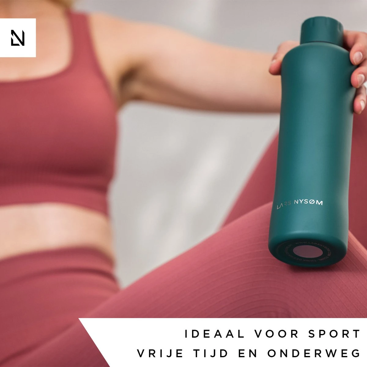LARS NYSØM Roestvrijstalen Drinkfles 'Bølge' 750ml Sage 6 LARS NYSØM Roestvrijstalen Drinkfles 'Bølge' 750ml Sage - Afbeelding 4