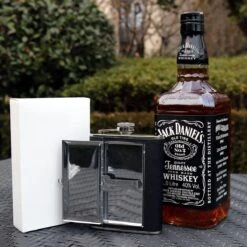 Merkloos RVS Heupfles Met Sigaretten Houder - Platvink - Sigaretten Houder - RVS Zakflacon - Zakfles - Drankfles - Drankflacon Heupflesje - Sigarettendoosje 14 Merkloos RVS Heupfles Met Sigaretten Houder - Platvink - Sigaretten Houder - RVS Zakflacon - Zakfles - Drankfles - Drankflacon Heupflesje - Sigarettendoosje -Aigostar winkel 1200x1200 373