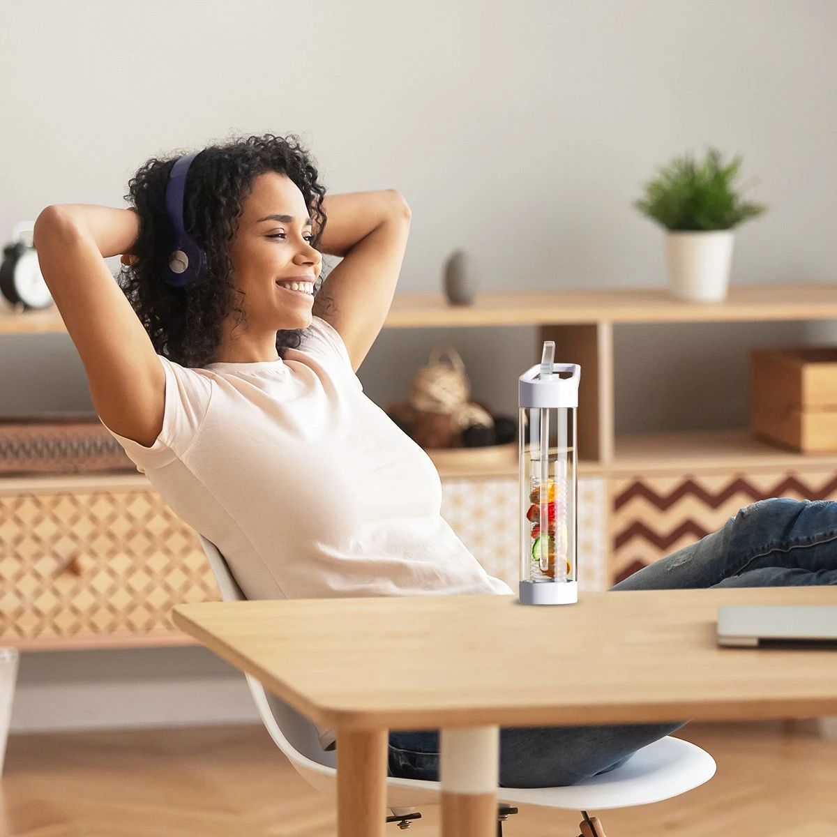 Waterfles Met Rietje - Fruit Filter - Tritan Drinkfles - Volwassenen - Zwart - Kerstcadeau 7 Waterfles Met Rietje - Fruit Filter - Tritan Drinkfles - Volwassenen - Zwart - Kerstcadeau - Afbeelding 5