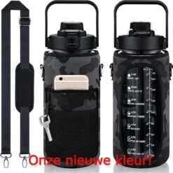 Merkloos Waterfles 2 Liter MET Sleeve Camo Zwart - Gratis Armband! - Waterfles Met Rietje -Drinkfles Met Rietje - Grote Waterfles - Bottle 2 Liter - Sportbidon - Sportfles Fitness - Waterkan - Gallon - Schenkfles - Waterflessen - Drinkbus -Aigostar winkel 1200x1200 478