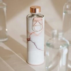 Equa Glazen Waterfles - Lava - 750 Ml - Mismatch Met Hoes - Imitatieleer - BPA Vrij -Aigostar winkel 1200x1200 503