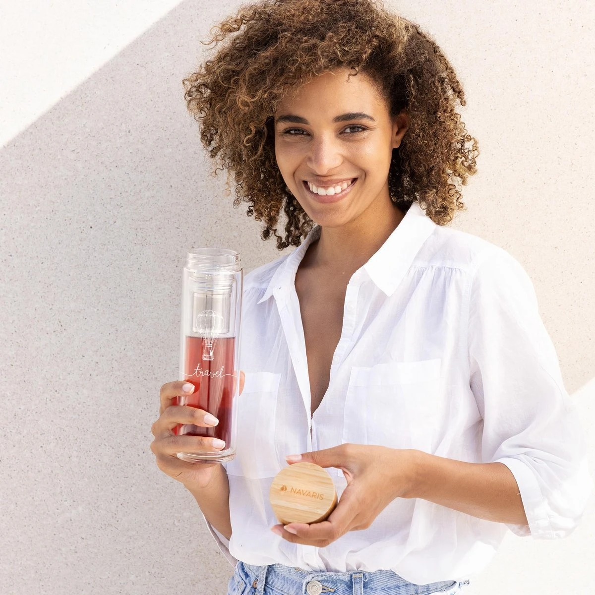 Navaris Glazen Theefles Met Filter - 450 Ml - Waterfles Van Glas - Dubbelwandige Drinkfles - Fles Met Bamboe Dop, Thee Infuser En Hoes - Travel Design 5 Navaris Glazen Theefles Met Filter - 450 Ml - Waterfles Van Glas - Dubbelwandige Drinkfles - Fles Met Bamboe Dop, Thee Infuser En Hoes - Travel Design - Afbeelding 3