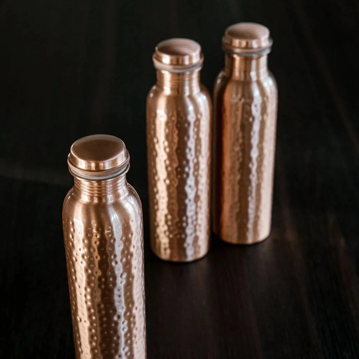 Puur Koperen Waterfles Gehamerd - 1 Liter 8 Puur Koperen Waterfles Gehamerd - 1 Liter - Afbeelding 6