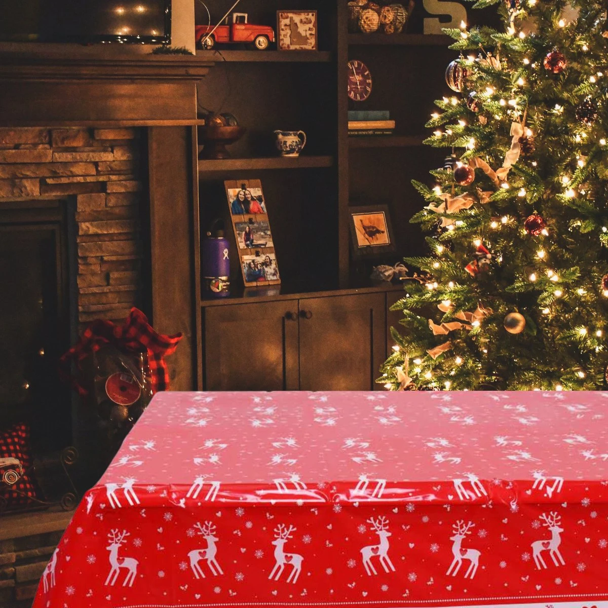 Pazzo Festa - Wegwerp Tafelkleed - 2 Stuks - Kerst - Rood Wit - Vlek & Geurvrij - Party's - 5 Pazzo Festa - Wegwerp Tafelkleed - 2 Stuks - Kerst - Rood Wit - Vlek & Geurvrij - Party's - - Afbeelding 3