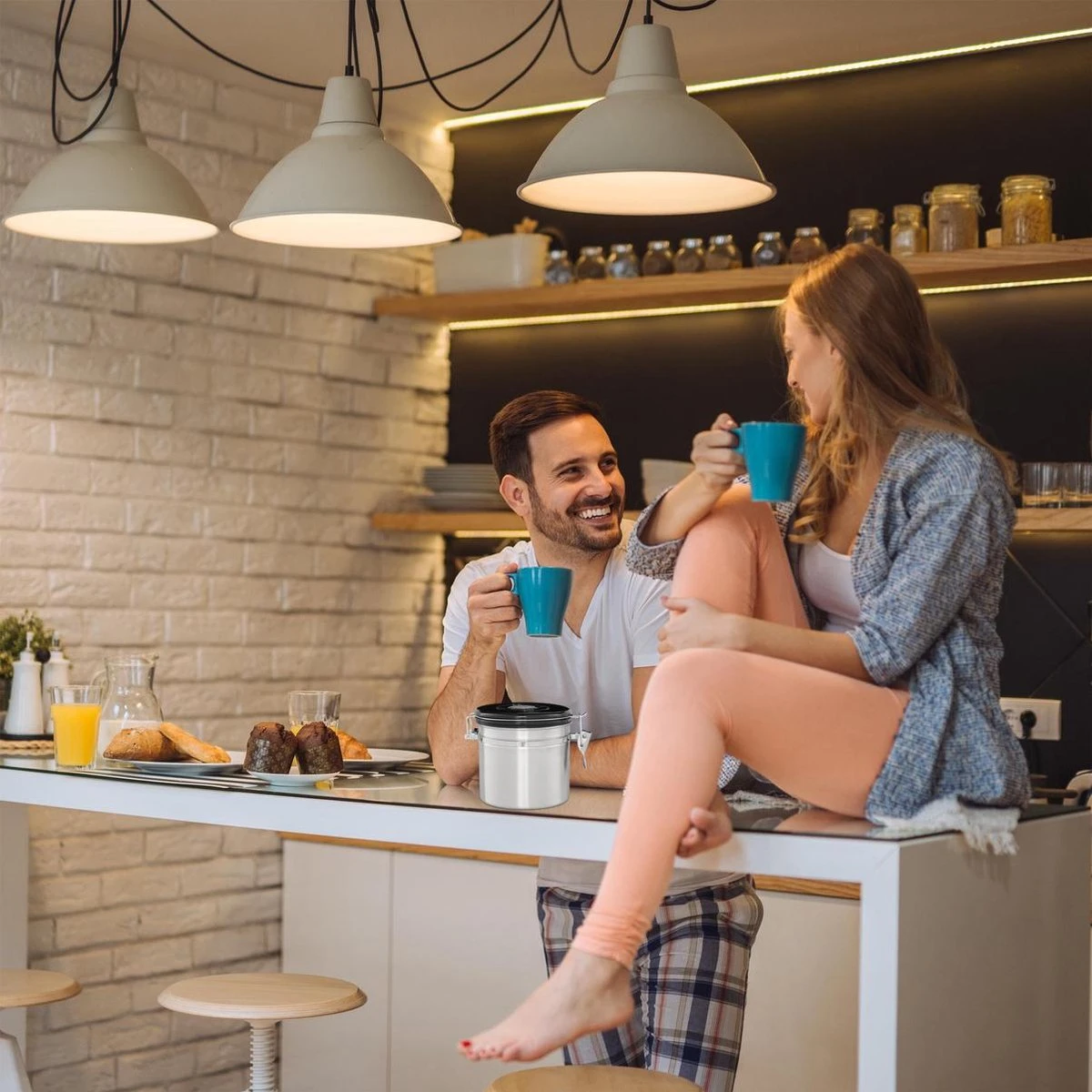 Relaxdays Voorraadbus Koffie - Koffieblik - Luchtdicht - Koffiebus - Zilver - Metaal Groot 9 Relaxdays Voorraadbus Koffie - Koffieblik - Luchtdicht - Koffiebus - Zilver - Metaal Groot - Afbeelding 7