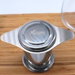 Theezeef Met Handvat Inclusief Lekplaatje En Kruiden Knijper - Thee Ei Voor Losse Thee - Theefilter Voor Losse Thee - Thee Infuser -Aigostar winkel 1200x1200 858