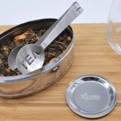 Theezeef Met Handvat Inclusief Lekplaatje En Kruiden Knijper - Thee Ei Voor Losse Thee - Theefilter Voor Losse Thee - Thee Infuser -Aigostar winkel 1200x1200 859