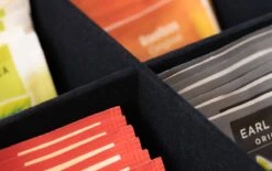 CasaLupo Theedoos Zwart 6-vaks - Met Fluweel - 24 X 16 Cm 12 CasaLupo Theedoos Zwart 6-vaks - Met Fluweel - 24 X 16 Cm -Aigostar winkel 1200x751 1