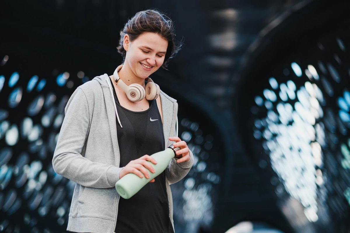 Juicy Blossom Drinkfles - 500ml - Roestvrij Staal - Stainless Steel Bottle - Waterfles - Drinkfles - Thermosfles (Muntgrijs) 8 Juicy Blossom Drinkfles - 500ml - Roestvrij Staal - Stainless Steel Bottle - Waterfles - Drinkfles - Thermosfles (Muntgrijs) - Afbeelding 6