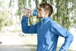 BRITA - Waterfilterfles VITAL - 0,6L - Blauw - Inclusief 1 MicroDisc Waterfilter 31 BRITA - Waterfilterfles VITAL - 0,6L - Blauw - Inclusief 1 MicroDisc Waterfilter -Aigostar winkel 1200x801 3