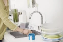 BRITA - Waterfilterfles VITAL - 0,6L - Blauw - Inclusief 1 MicroDisc Waterfilter 32 BRITA - Waterfilterfles VITAL - 0,6L - Blauw - Inclusief 1 MicroDisc Waterfilter -Aigostar winkel 1200x801 4