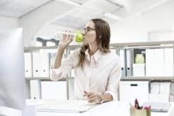 BRITA - Waterfilterfles VITAL - 0,6L - Blauw - Inclusief 1 MicroDisc Waterfilter 33 BRITA - Waterfilterfles VITAL - 0,6L - Blauw - Inclusief 1 MicroDisc Waterfilter -Aigostar winkel 1200x801 5