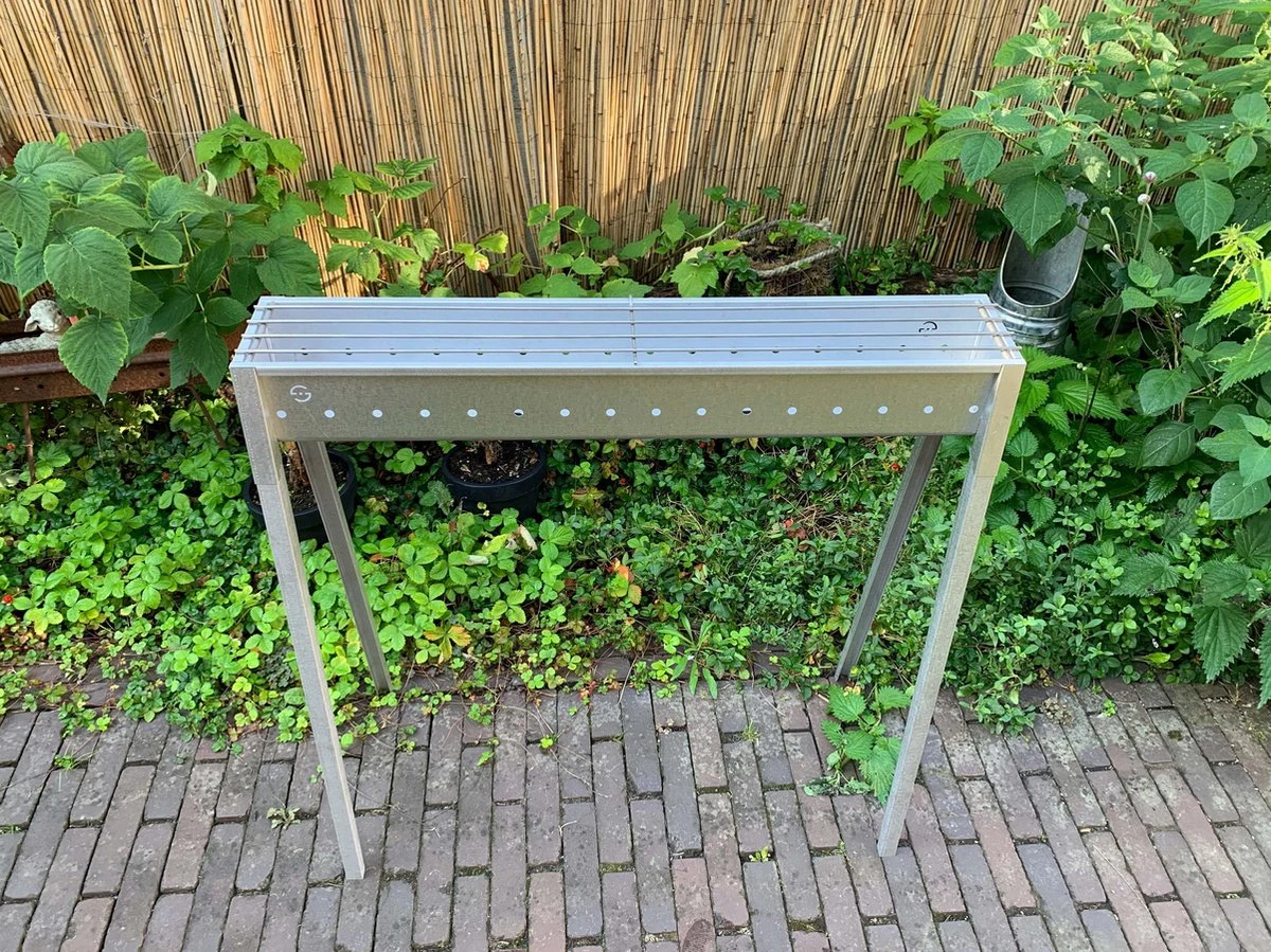 Spiedini Saté-bbq Bali 80 - Saté Houtskoolbarbecue Met Horizontaal Rooster - 80 Cm Lang, 11 Cm Breed - Materiaal: Gealuminiseerd Ijzer 20 Spiedini Saté-bbq Bali 80 - Saté Houtskoolbarbecue Met Horizontaal Rooster - 80 Cm Lang, 11 Cm Breed - Materiaal: Gealuminiseerd Ijzer - Afbeelding 18