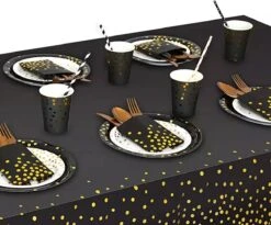 Merkloos Folie Tafelkleed - Zwart Tafelzeil Met Gouden Stippen - Verjaardag Feest - Tafel Accessoire - Party Plastic Decoratie - Metallic Dots - 50 Jaar – Bruiloft - Oud En Nieuw – 2023 Nieuwjaar – Kerst Versiering - Kerstmis Aankleding - 137 X 274 Cm – Goud 9 Merkloos Folie Tafelkleed - Zwart Tafelzeil Met Gouden Stippen - Verjaardag Feest - Tafel Accessoire - Party Plastic Decoratie - Metallic Dots - 50 Jaar – Bruiloft - Oud En Nieuw – 2023 Nieuwjaar – Kerst Versiering - Kerstmis Aankleding - 137 X 274 Cm – Goud -Aigostar winkel 1200x997