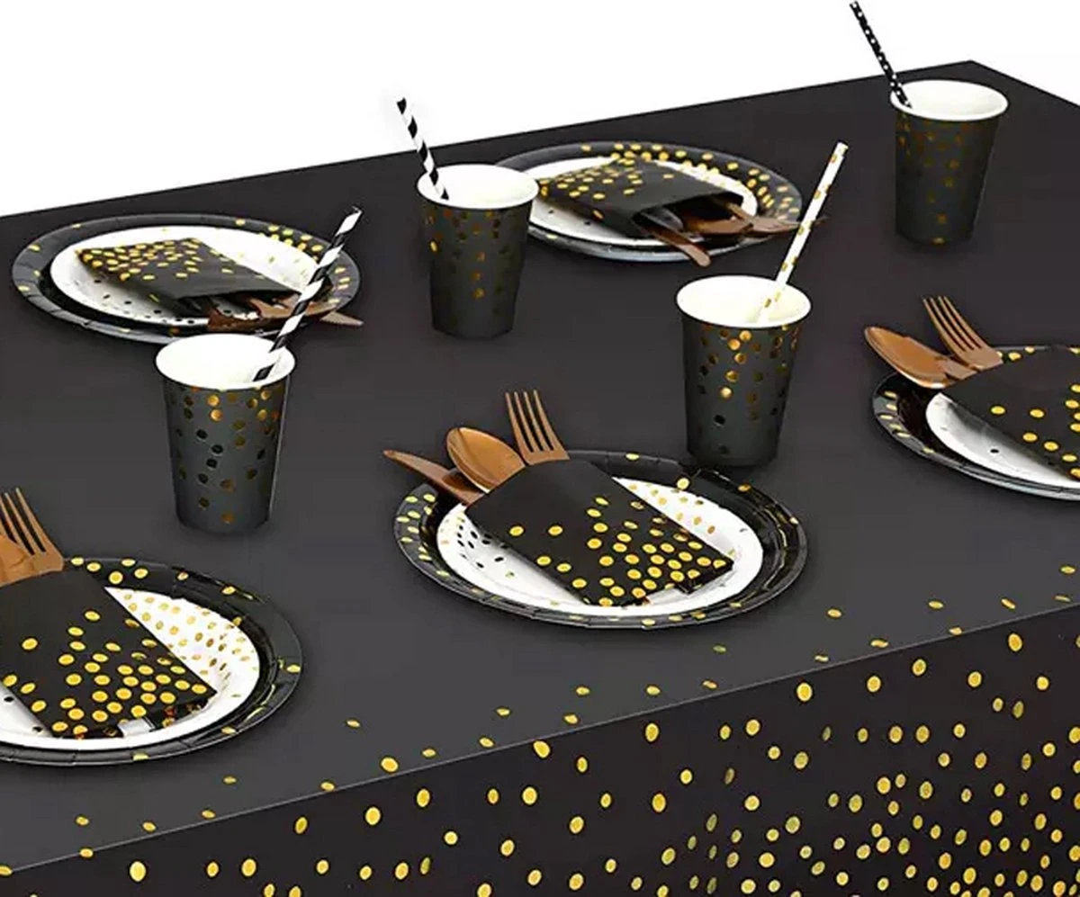 Merkloos Folie Tafelkleed - Zwart Tafelzeil Met Gouden Stippen - Verjaardag Feest - Tafel Accessoire - Party Plastic Decoratie - Metallic Dots - 50 Jaar – Bruiloft - Oud En Nieuw – 2023 Nieuwjaar – Kerst Versiering - Kerstmis Aankleding - 137 X 274 Cm – Goud 5 Merkloos Folie Tafelkleed - Zwart Tafelzeil Met Gouden Stippen - Verjaardag Feest - Tafel Accessoire - Party Plastic Decoratie - Metallic Dots - 50 Jaar – Bruiloft - Oud En Nieuw – 2023 Nieuwjaar – Kerst Versiering - Kerstmis Aankleding - 137 X 274 Cm – Goud - Afbeelding 3