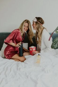 Aquachic - 1L Waterfles Met 2 Doppen En Tijdsmarkeringen - Lekvrij & Licht - Duurzaam - Nederlands Merk - Drink Fles / Bidon- Zwart 1 Liter -Aigostar winkel 799x1200 4