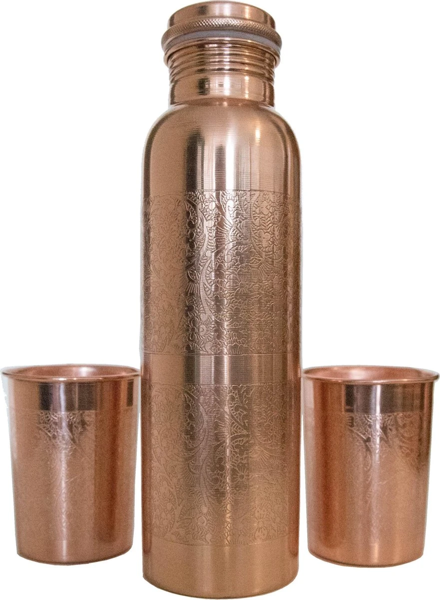 Giftset Koperen Waterfles + 2 Bekers - Geëtst 3 Giftset Koperen Waterfles + 2 Bekers - Geëtst