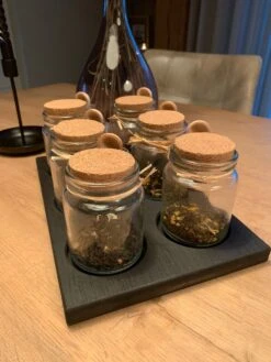 Theeplank Black Edition Met 6 Potjes En Houten Lepel Voor Thee Theeplateau ( Vervanger Van Theedoos ) MeubelZwagerij -Aigostar winkel 900x1200 25