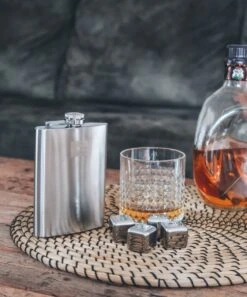 Vacu Vin Heupfles 240 Ml 9,2 X 13,7 Cm Rvs Zilver 2-delig 8 Vacu Vin Heupfles 240 Ml 9,2 X 13,7 Cm Rvs Zilver 2-delig -Aigostar winkel 999x1200
