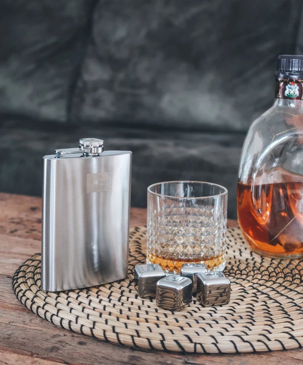 Vacu Vin Heupfles 240 Ml 9,2 X 13,7 Cm Rvs Zilver 2-delig 5 Vacu Vin Heupfles 240 Ml 9,2 X 13,7 Cm Rvs Zilver 2-delig - Afbeelding 3